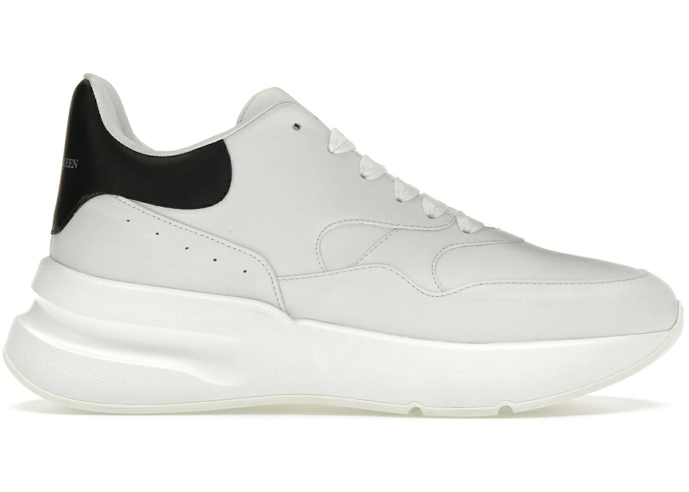 アレキサンダーマックイーン 白色 ホワイト 黒色 ブラック スニーカー メンズ ALEXANDER MCQUEEN ALEXANDER MCQUEEN OVERSIZED RUNNER OPTIC WHITE BLACK /