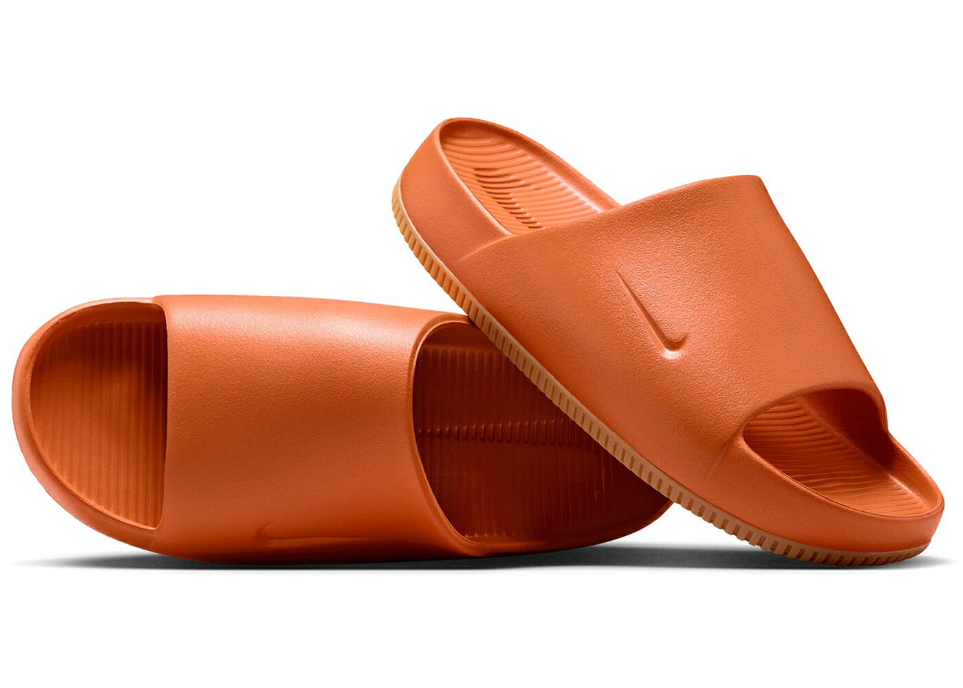 ナイキ サンダル 橙 オレンジ 茶色 ブラウン スニーカー メンズ NIKE CALM SLIDE CAMPFIRE ORANGE / CAMPFIRE ORANGE GUM MEDIUM BROWN｜スニケス 22,265円