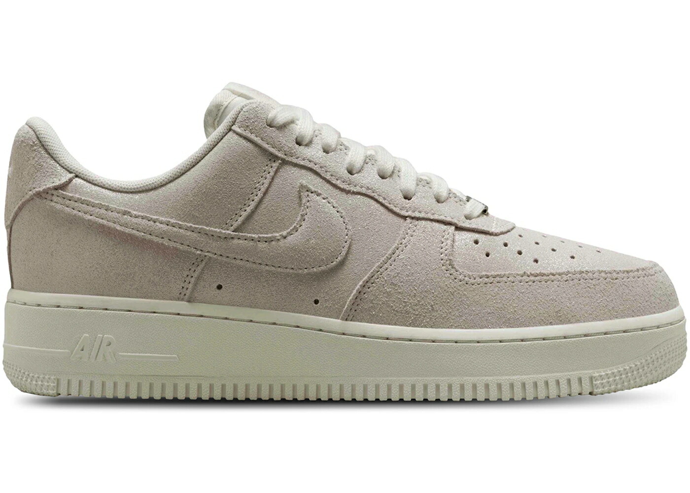 ナイキ スエード スウェード 白色 ホワイト チーム 赤 レッド エアフォース '07 WOMEN'S スニーカー レディース NIKE AIR FORCE 1 LOW SE SAIL GLITTERY SUEDE (WOMEN'S) / WHITE SAIL TEAM RED WHITE｜スニケス