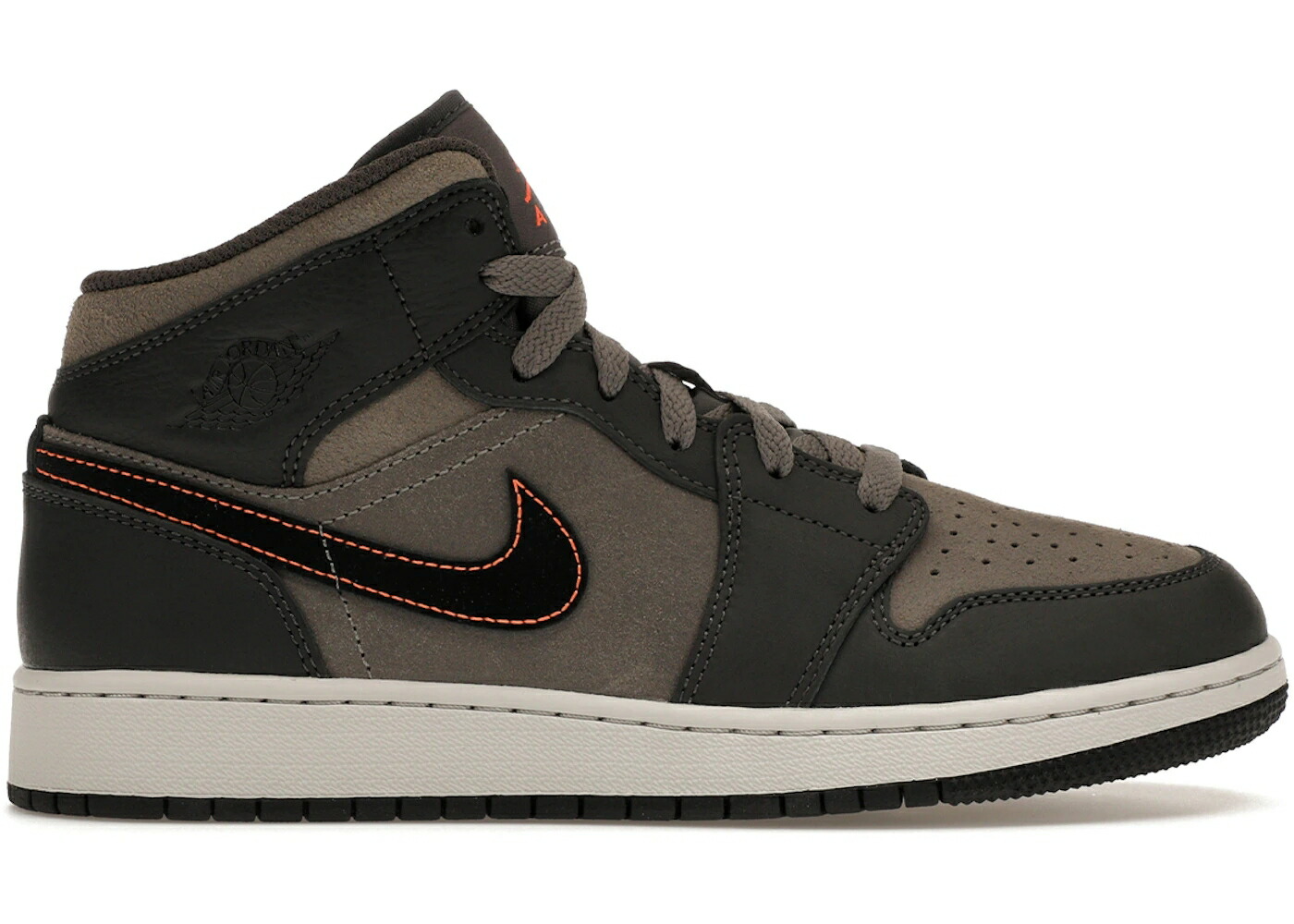 ナイキ ジョーダン ミッド ナイト スタジアム 黒色 ブラック ジュニア キッズ JORDAN 1 MID SE NIGHT STADIUM (GS) / NIGHT STADIUM BLACK FLAT PEWTER ベビー マタニティ スニーカー