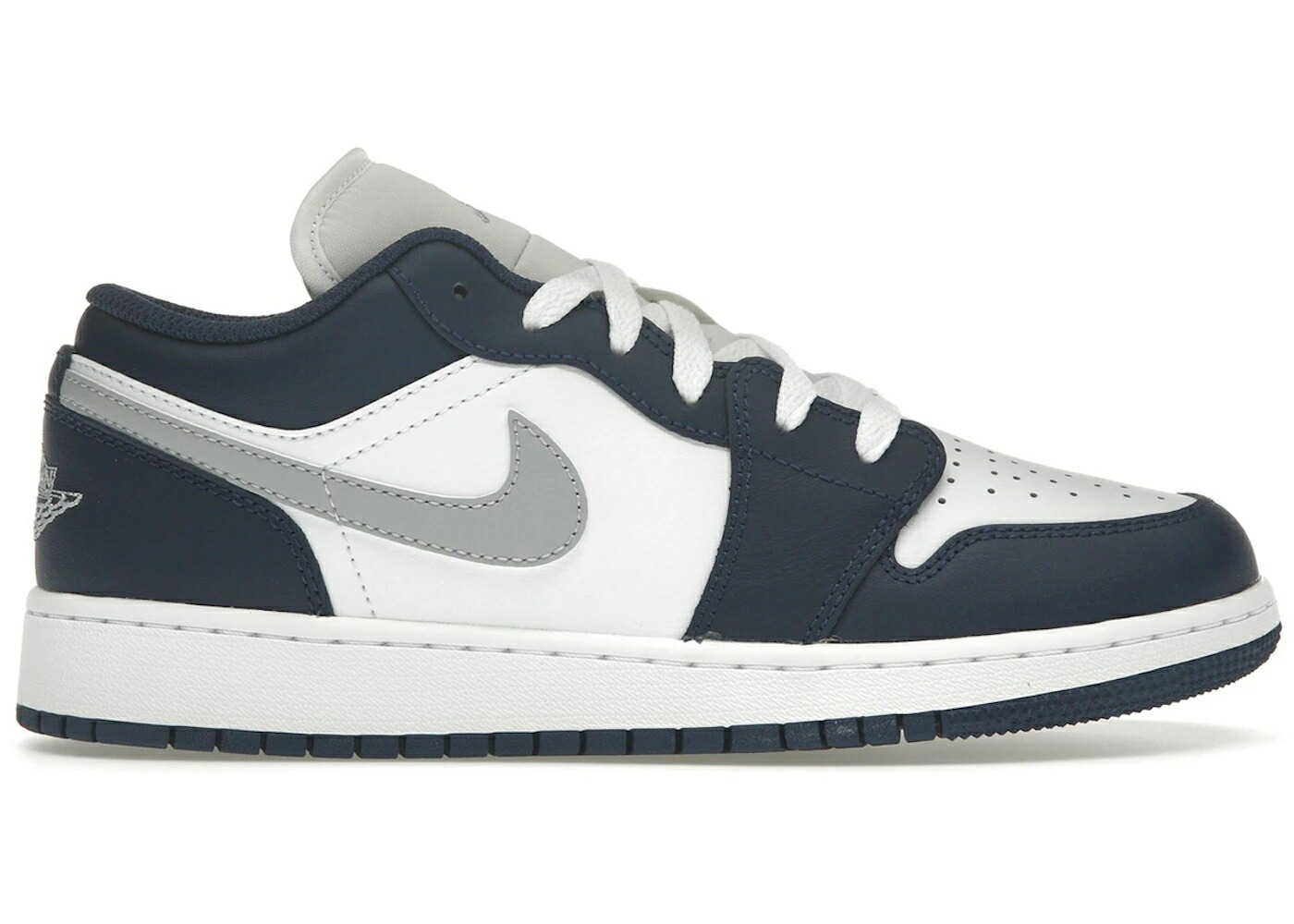 ナイキ ジョーダン 紺色 ネイビー 灰色 グレー 白色 ホワイト ジュニア キッズ JORDAN 1 LOW MIDNIGHT NAVY WOLF GREY (GS) / WHITE MIDNIGHT NAVY WOLF GREY ベビー マタニティ スニーカー
