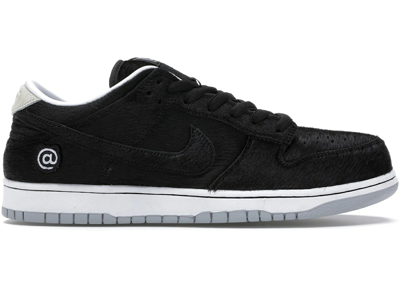 ナイキ エスビー ダンク 黒色 ブラック 白色 ホワイト ダンクロー スニーカー メンズ NIKE SB DUNK LOW MEDICOM TOY (2020) / BLACK VACHETTA TAN WHITE BLACK|スニケス