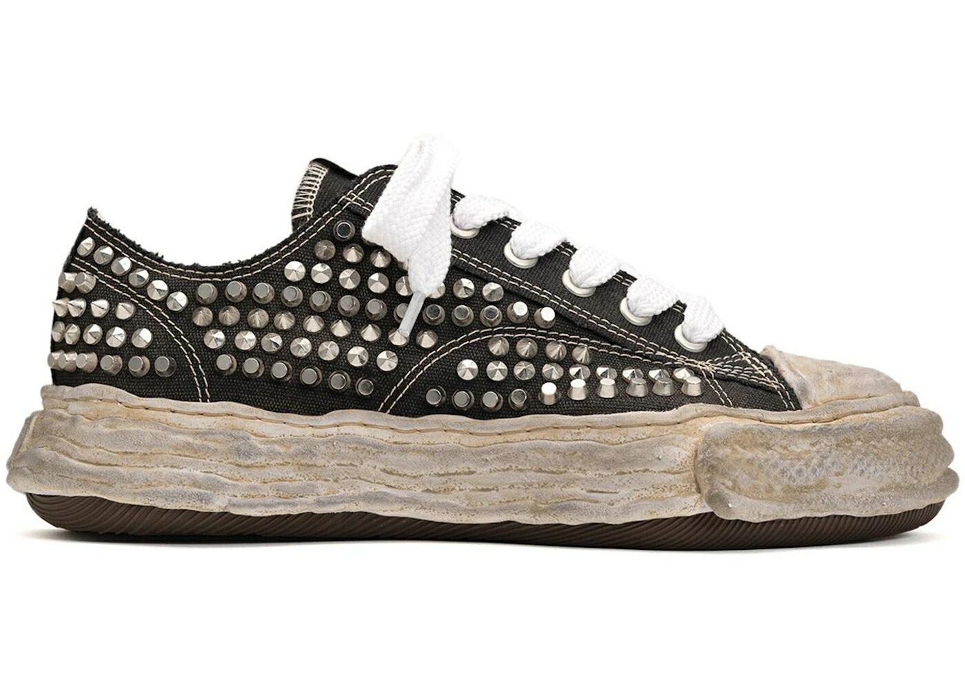 メゾン ミハラヤスヒロ 黒色 ブラック スニーカー メンズ MAISON MIHARA YASUHIRO MAISON MIHARA YASUHIRO PETERSON 23 OG SOLE STUDDED CANVAS LOW BLACK / 63,745円