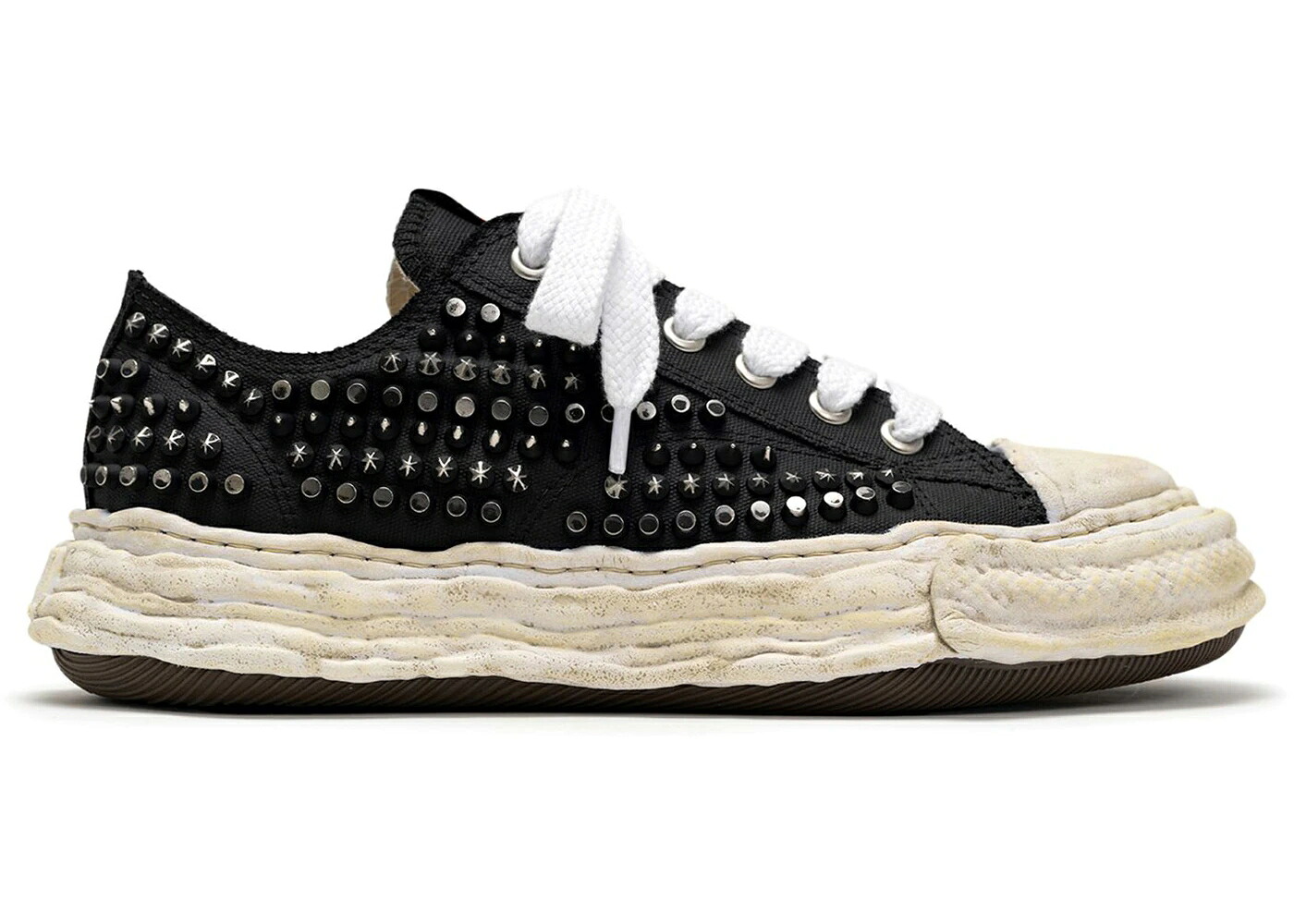 メゾン ミハラヤスヒロ 黒色 ブラック 白色 ホワイト スニーカー メンズ MAISON MIHARA YASUHIRO MAISON MIHARA YASUHIRO PETERSON 23 OG SOLE STUDDED CANVAS LOW BLACK WHITE /|スニケス