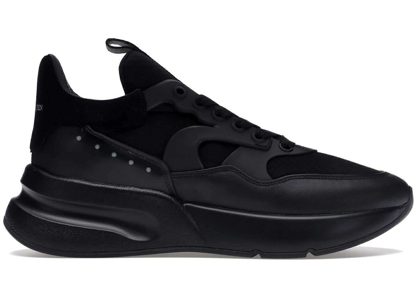 アレキサンダーマックイーン 黒色 ブラック 銀色 シルバー スニーカー メンズ ALEXANDER MCQUEEN ALEXANDER MCQUEEN OVERSIZED RUNNER BLACK SILVER /