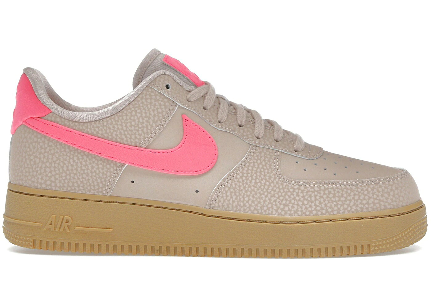 ナイキ ベージュ サクラ色 空軍 \u002707 WOMEN\u0027S スニーカー レディース NIKE AIR FORCE 1 LOW PARTICLE BEIGE HYPER PINK (WOMEN\u0027S) / PARTICLE BEIGE HYPER PINK GUM