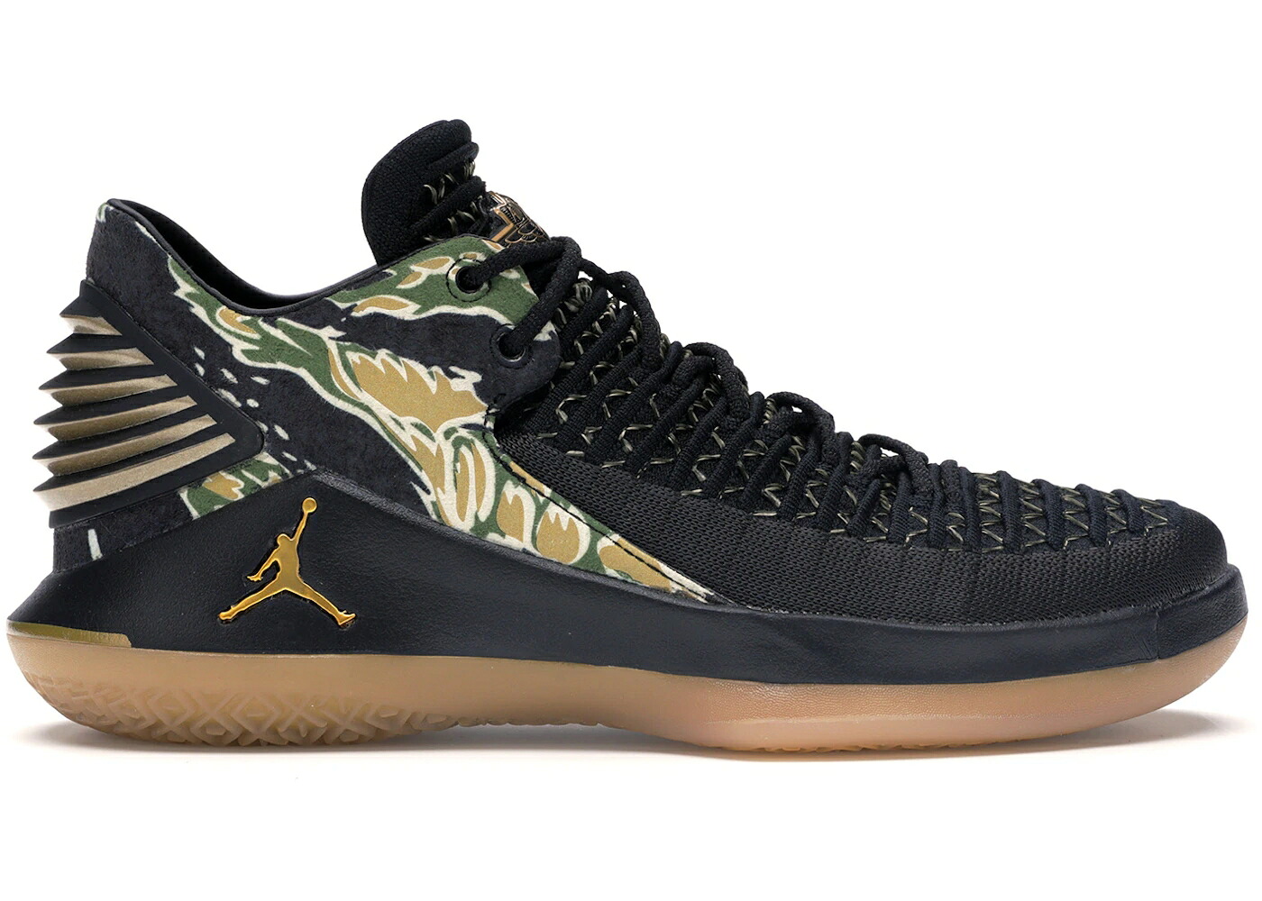 ナイキ ジョーダン カモ柄 黒色 ブラック ゴールド 白色 ホワイト ジュニア キッズ JORDAN XXXII LOW CAMO (GS) / BLACK METALLIC GOLD WHITE ベビー マタニティ スニーカー｜スニケス