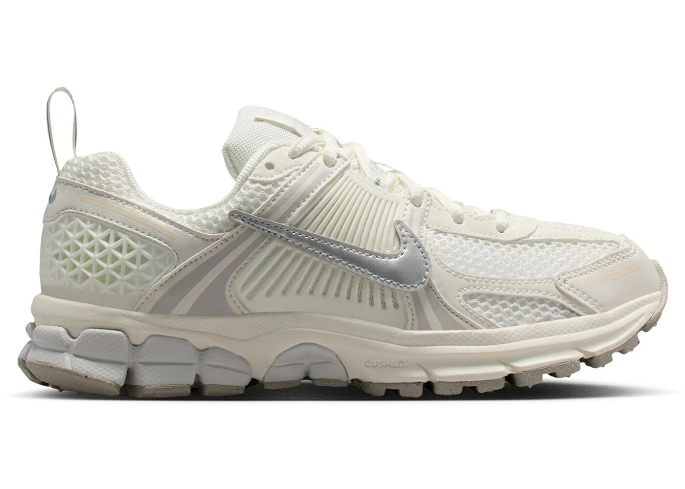 ナイキ 灰色 グレー カレッジ 銀色 シルバー ジュニア キッズ NIKE VOMERO 5 SAIL VAST GREY COLLEGE METALLIC SILVER (GS) / SAIL VAST GREY COLLEGE GREY ベビー マタニティ スニーカー