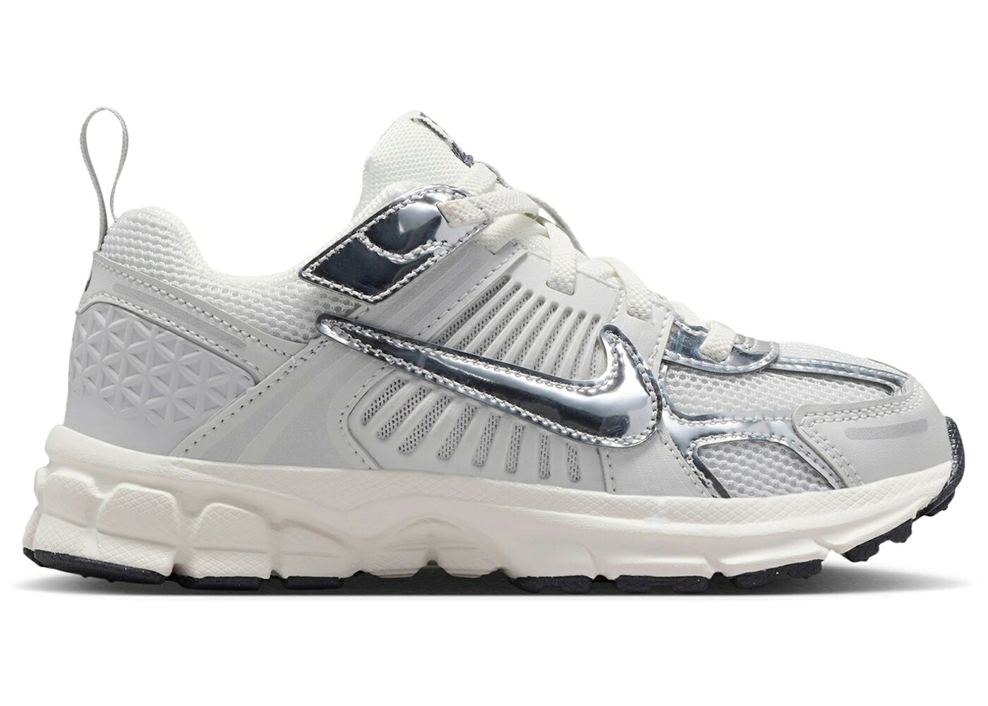 ナイキ ジュニア キッズ NIKE VOMERO 5 PHOTON DUST CHROME (PS) / PHOTON DUST GRIDIRON SAIL CHROME ベビー マタニティ スニーカー 25,530円