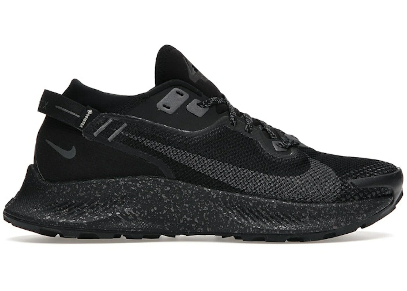 ナイキ ペガサス ゴアテックス 黒色 ブラック 灰色 グレー WOMEN'S スニーカー レディース NIKE PEGASUS TRAIL 2 GORE-TEX BLACK METALLIC DARK GREY (WOMEN'S) / BLACK METALLIC DARK GREY IRON