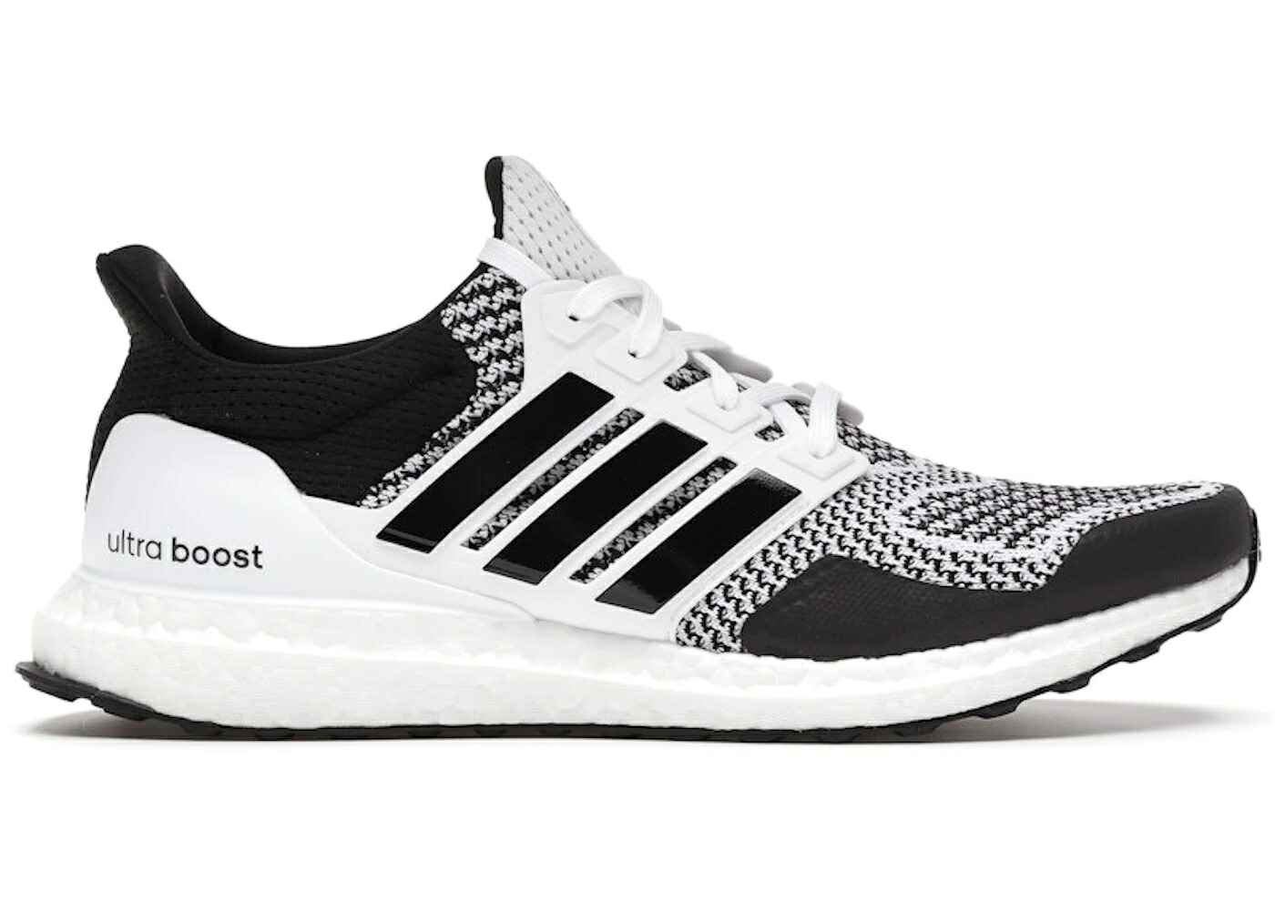 アディダス ウルトラ ブースト クリーム 白色 ホワイト 黒色 ブラック ウルトラブースト 1.0 スニーカー メンズ ADIDAS ULTRA BOOST DNA COOKIES AND CREAM / WHITE BLACK WHITE|スニケス