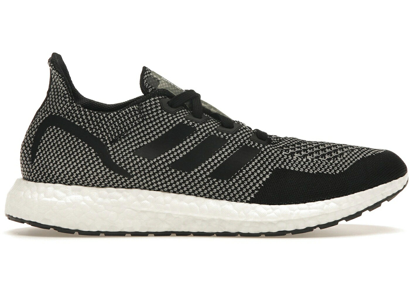 アディダス ウルトラ ブースト 黒色 ブラック 白色 ホワイト コア ウルトラブースト スニーカー メンズ  ULTRA BOOST MADE TO BE REMADE BLACK WHITE / CORE BLACK CORE BLACK CLOUD