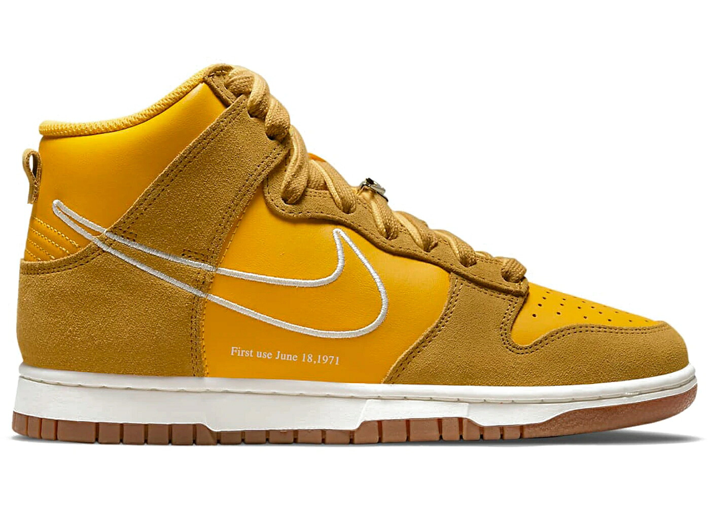ナイキ ダンク ハイ ゴールド 白色 ホワイト ダンクハイ WOMEN'S スニーカー レディース NIKE DUNK HIGH FIRST USE UNIVERSITY GOLD (WOMEN'S) / UNIVERSITY GOLD WHITE LIGHT GUM|スニケス