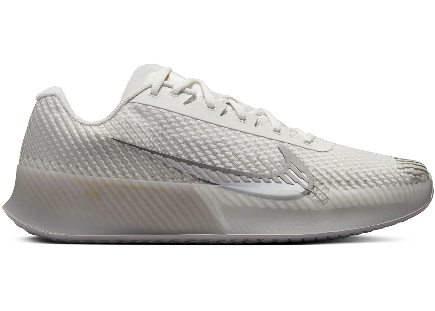 ナイキ コート プレミアム カレッジ 灰色 グレー ゴールド 銀色 シルバー スニーカー メンズ NIKE COURT VAPOR 11 HC PREMIUM PHANTOM COLLEGE GREY METALLIC GOLD SILVER / PHANTOM COLLEGE GREY METALLIC｜スニケス