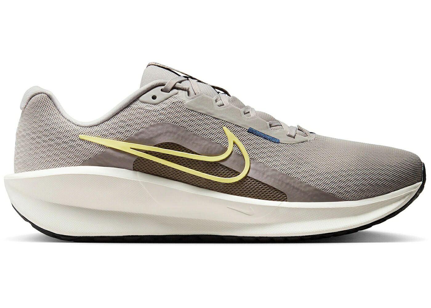 ナイキ サーティーン カレッジ 灰色 グレー 青色 ブルー 黄色 イエロー スニーカー メンズ NIKE DOWNSHIFTER 13 COLLEGE GREY CAVE STONE DIFFUSED BLUE SOFT YELLOW / COLLEGE GREY CAVE STONE DIFFUSED