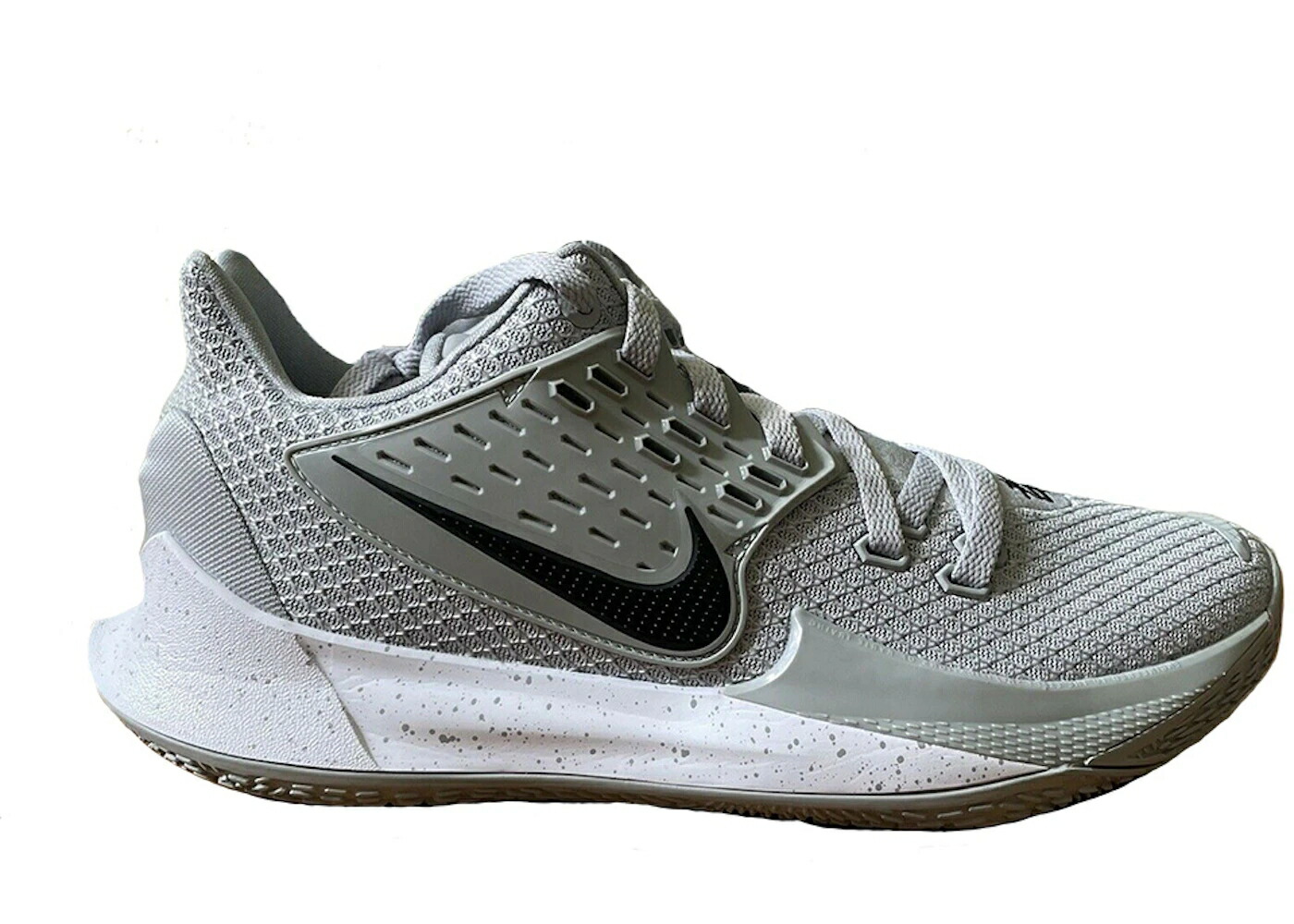 ナイキ カイリー 灰色 グレー 黒色 ブラック 白色 ホワイト スニーカー メンズ NIKE KYRIE 2 LOW TB PROMO WOLF GREY BLACK WHITE / WOLF GREY BLACK WHITE 101,100円