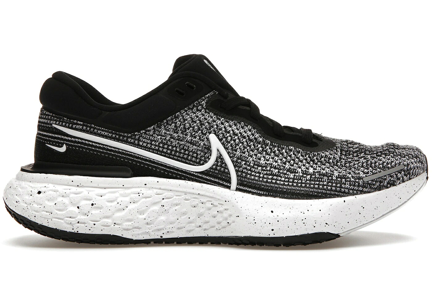ナイキ 幽客 飛球編み物 白いこと 白いこと 黒いこと 黒いこと スニーカー メンズ NIKE ZOOMX INVINCIBLE RUN FLYKNIT OREO / WHITE BLACK WHITE