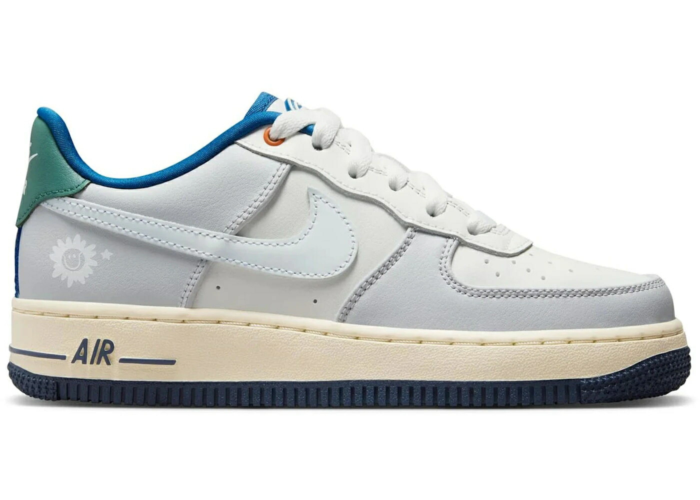 ナイキ クラブ 白色 ホワイト サンダー エアフォース ジュニア キッズ NIKE AIR FORCE 1 LOW LV8 SUNNY SPORTS CLUB (GS) / SAIL WHITE COCONUT MILK THUNDER ベビー マタニティ スニーカー