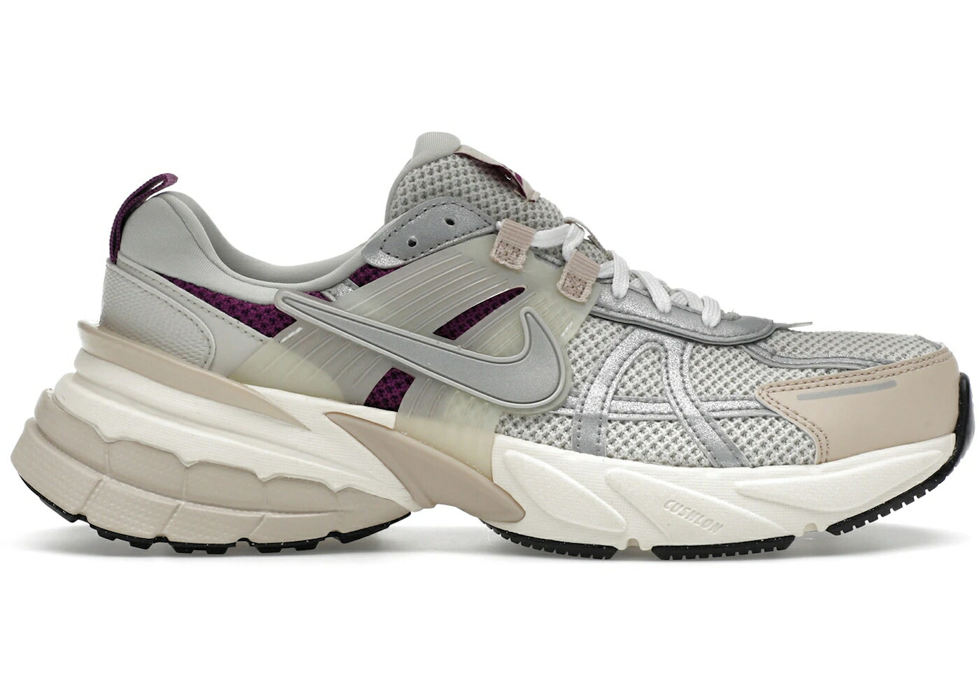 ナイキ 幽客 WOMEN\u0027S スニーカー レディース NIKE V2K RUN VIOTECH (WOMEN\u0027S) / LIGHT BONE SANDDRIFT VIOTECH