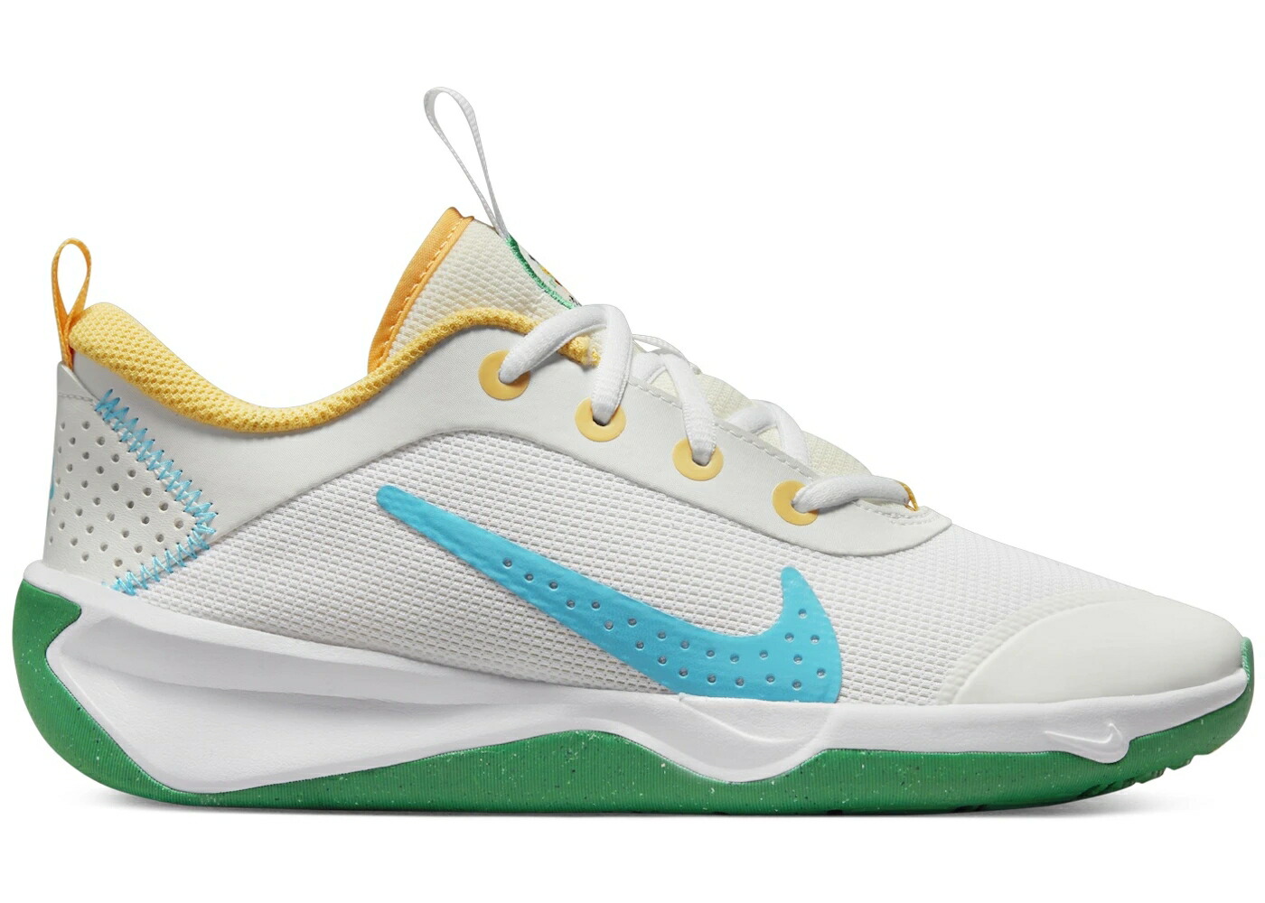 ナイキ 白色 ホワイト スタジアム 緑 グリーン 青色 ブルー ジュニア キッズ NIKE OMNI MULTI-COURT WHITE STADIUM GREEN BALTIC BLUE (GS) / WHITE WHITE STADIUM GREEN BALTIC ベビー マタニティ スニーカー