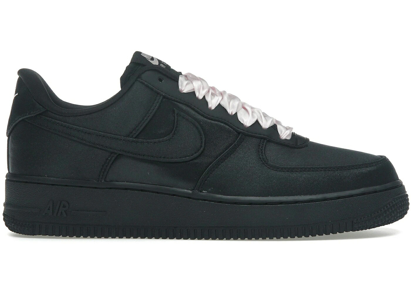 ナイキ 黒いこと 黒いこと 繻子 さくら色 空軍 \u002707 WOMEN\u0027S スニーカー レディース NIKE AIR FORCE 1 LOW LV8 BLACK SATIN (WOMEN\u0027S) / BLACK BLACK PINK FOAM レディース靴-靴