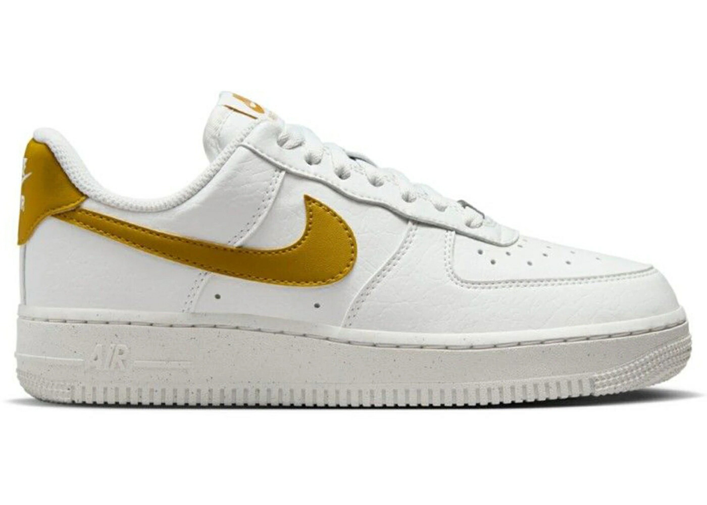 ナイキ 白色 ホワイト 銀色 シルバー エアフォース 07 WOMEN スニーカー レディース NIKE AIR FORCE 1 LOW SE NEXT NATURE SUMMIT WHITE BRONZINE (WOMEN) / SUMMIT WHITE METALLIC SILVER