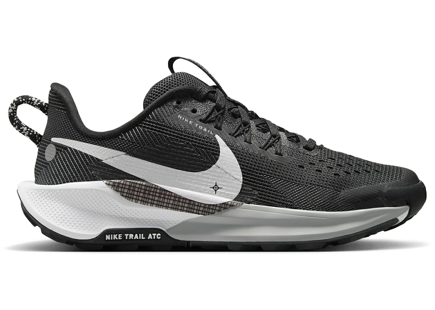 ナイキ リアクト ペガサス 黒色 ブラック 灰色 グレー 白色 ホワイト ジュニア キッズ NIKE REACT PEGASUS TRAIL 5 BLACK ANTHRACITE WOLF GREY WHITE (GS) / BLACK ANTHRACITE WOLF GREY WHITE ベビー マタニティ ス