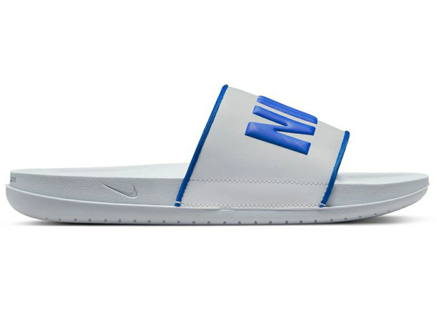 ナイキ サンダル 灰色 グレー ゲーム ゲームロイヤル 青 ブルー スニーカー メンズ NIKE OFFCOURT SLIDE LIGHT SMOKE GREY GAME ROYAL / LIGHT SMOKE GREY GAME ROYAL｜スニケス