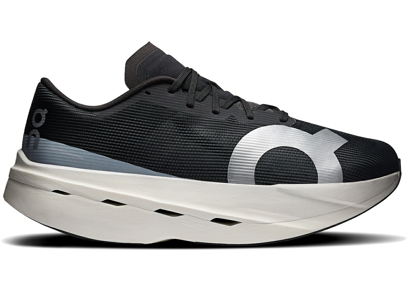 オン 白色 ホワイト 黒色 ブラック スニーカー メンズ ON RUNNING CLOUDBOOM VOLT WHITE BLACK / WHITE BLACK