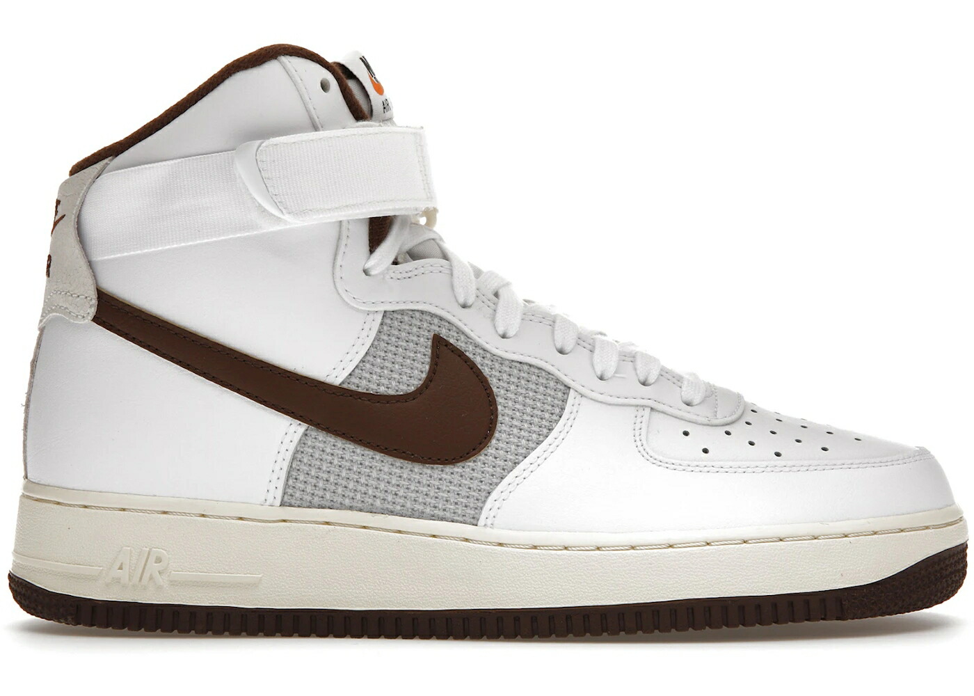 ナイキ ハイ ビンテージ ヴィンテージ 白色 ホワイト 灰色 グレー エアフォース 07 スニーカー メンズ NIKE AIR FORCE 1 HIGH VINTAGE WHITE LIGHT CHOCOLATE / WHITE LIGHT CHOCOLATE GREY FOG