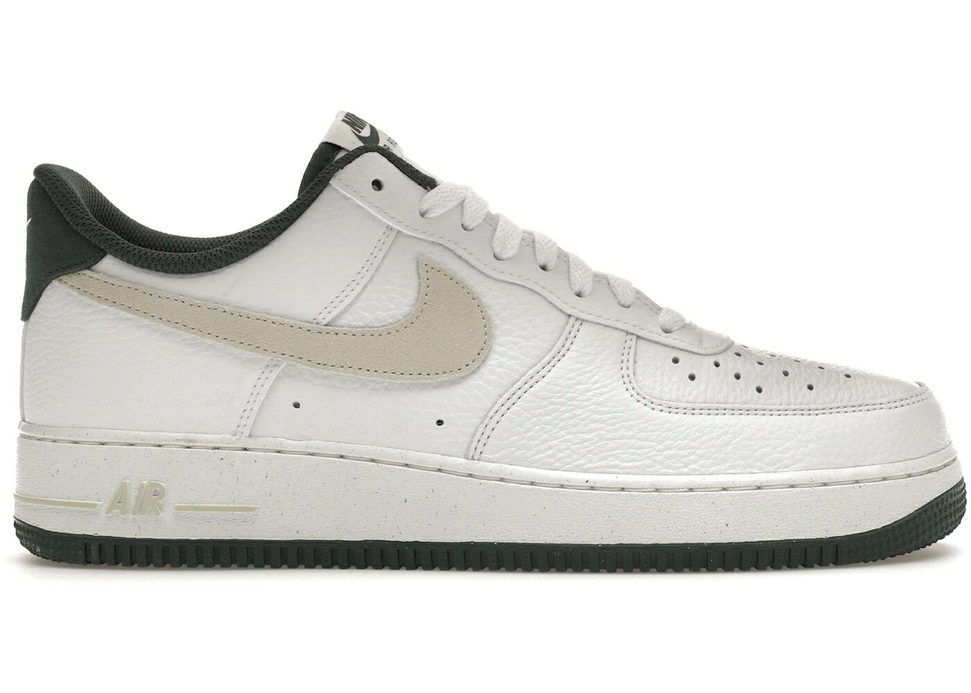 ナイキ ビンテージ ヴィンテージ 緑 グリーン 白色 ホワイト エアフォース 07 スニーカー メンズ NIKE AIR FORCE 1 LOW LV8 VINTAGE GREEN / WHITE SEA GLASS VINTAGE GREEN