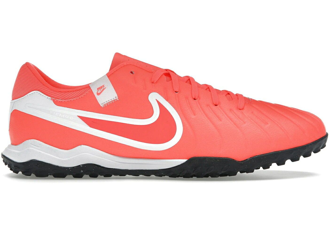 ナイキ ティエンポ レジェンド アカデミー エナジー 白色 ホワイト スニーカー メンズ NIKE TIEMPO LEGEND 10 ACADEMY TF MAD ENERGY PACK / HOT LAVA WHITE｜スニケス