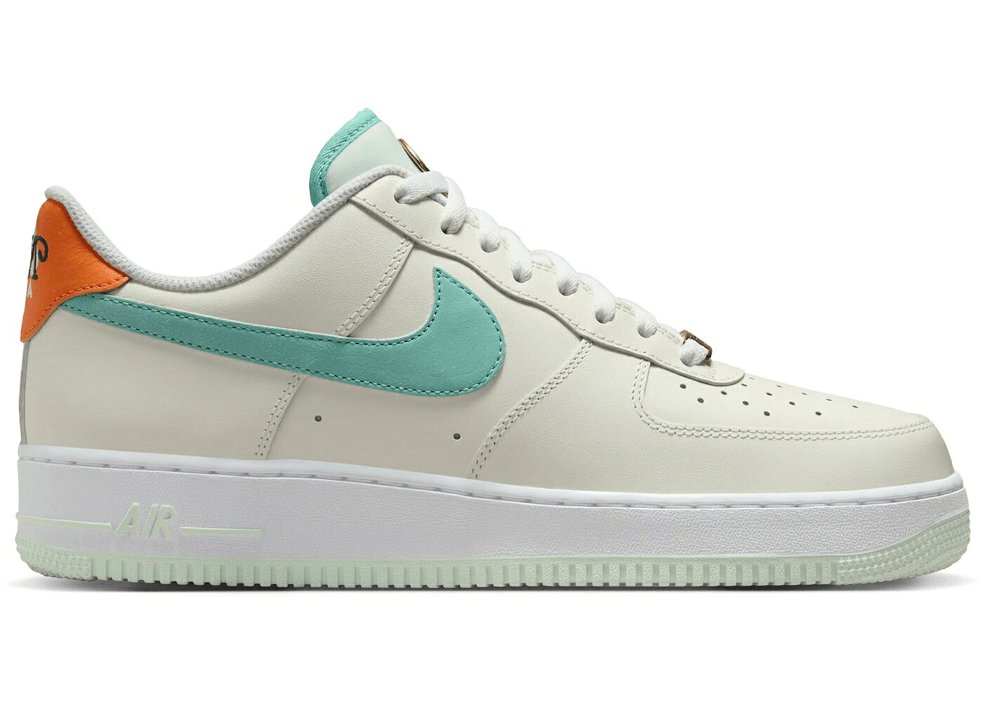 ナイキ 白色 ホワイト 緑 グリーン エアフォース 07 スニーカー メンズ NIKE AIR FORCE 1 LOW BE THE ONE / SAIL WHITE BARELY GREEN GREEN