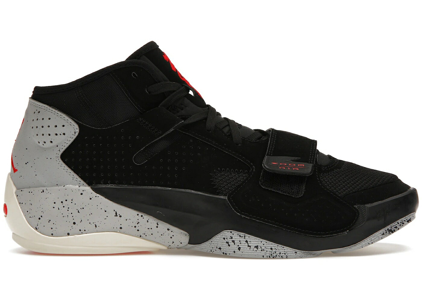 ナイキ ジョーダン 黒色 ブラック 灰色 シメント グレー 赤 レッド スニーカー メンズ JORDAN ZION 2 BLACK CEMENT / BLACK LIGHT SMOKE GREY SIREN RED