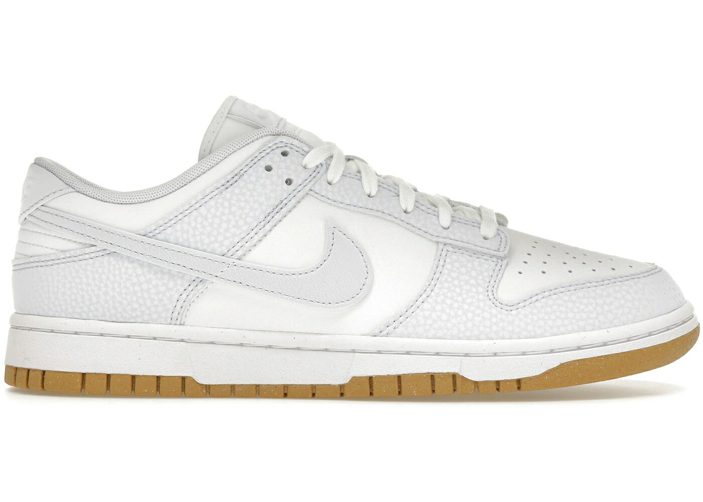 ナイキ ダンク 薄墨色 薄墨色 白いこと 白いこと ダンクロー WOMEN\u0027S スニーカー レディース NIKE DUNK LOW NEXT NATURE FOOTBALL GREY GUM (WOMEN\u0027S) / WHITE FOOTBALL GREY GUM LIGHT