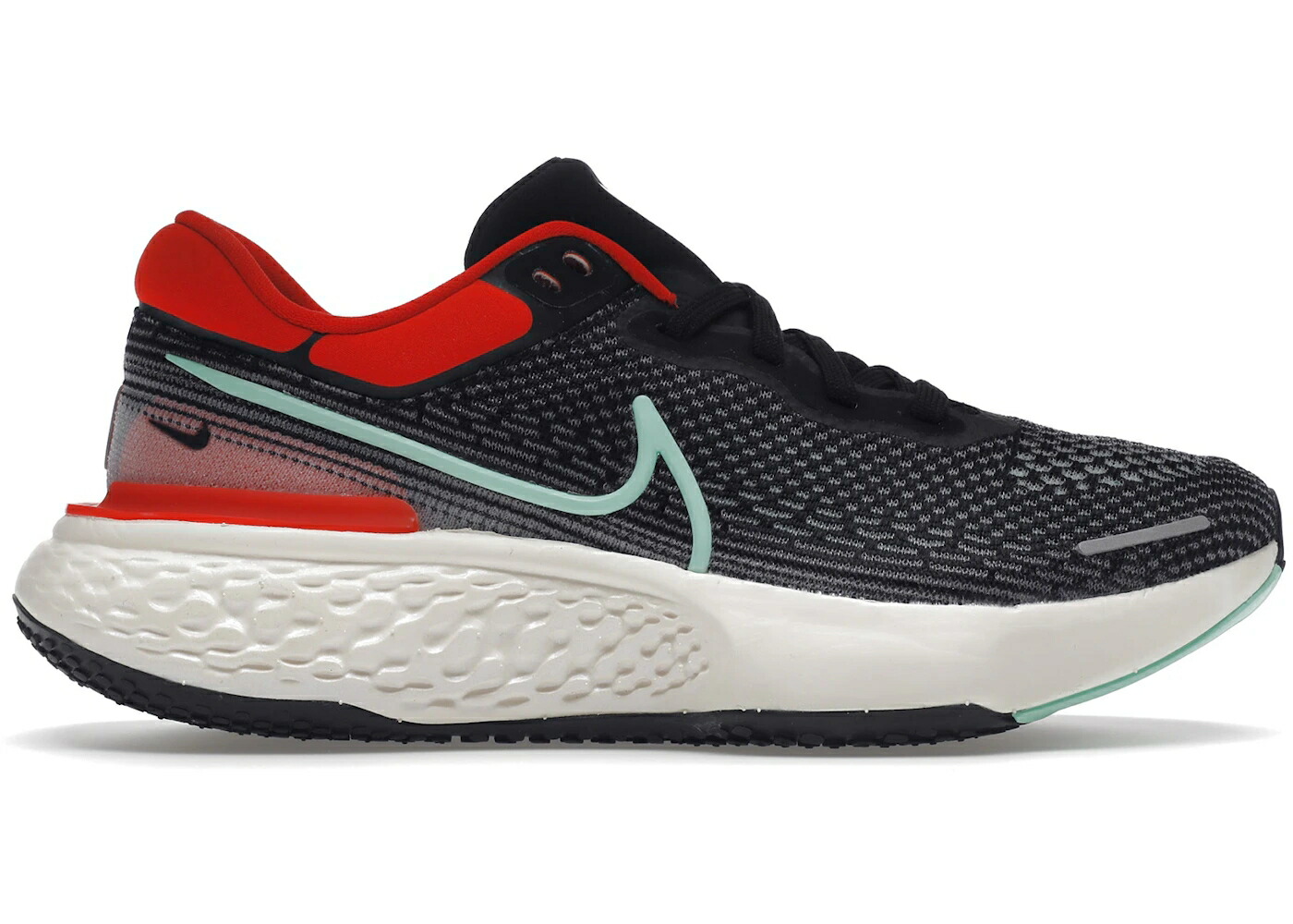 ナイキ ラン フライニット 灰色 グレー 黒色 ブラック 緑 グリーン 赤 レッド スニーカー メンズ NIKE ZOOMX INVINCIBLE RUN FLYKNIT GREY INFRARED / BLACK GREEN GLOW CHILE RED