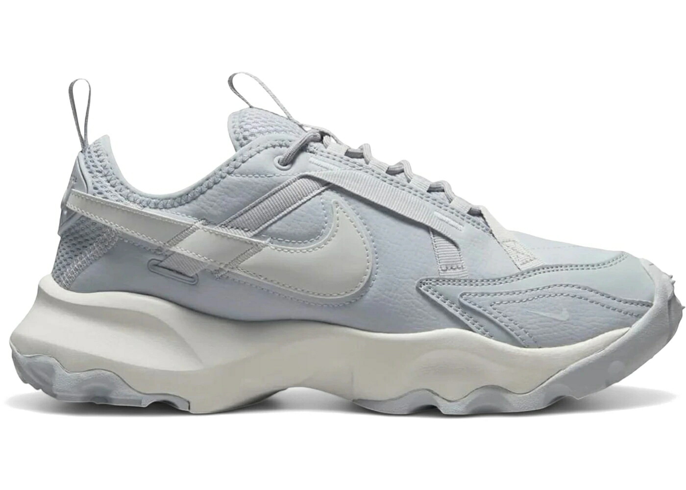 ナイキ 薄墨色 薄墨色 WOMEN\u0027S スニーカー レディース NIKE TC 7900 WOLF GREY (WOMEN\u0027S) / WOLF GREY PHOTON DUST METALLIC