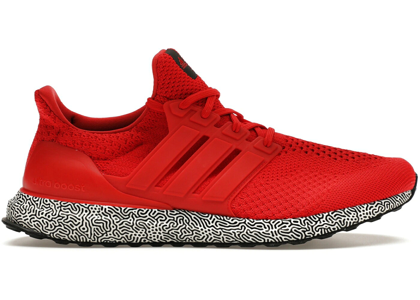 アディダス ウルトラ ブースト 赤 レッド コア 黒色 ブラック ウルトラブースト スニーカー メンズ ADIDAS ULTRA BOOST DNA VIVID RED / VIVID RED VIVID RED CORE BLACK|スニケス