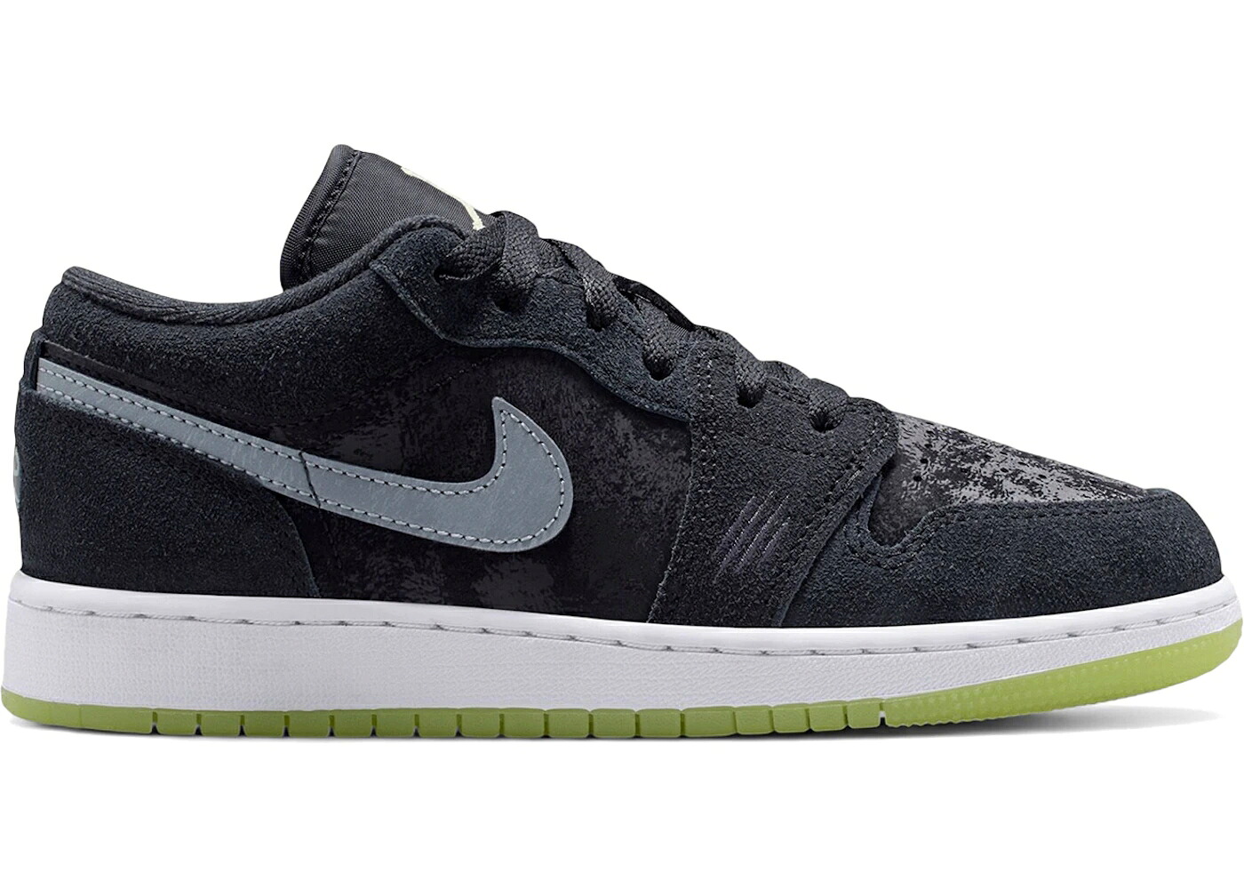ナイキ ジョーダン 黒色 ブラック ジュニア キッズ JORDAN 1 LOW INNER BEAST (GS) / BLACK BARELY VOLT DARK RAISIN ベビー マタニティ スニーカー|スニケス
