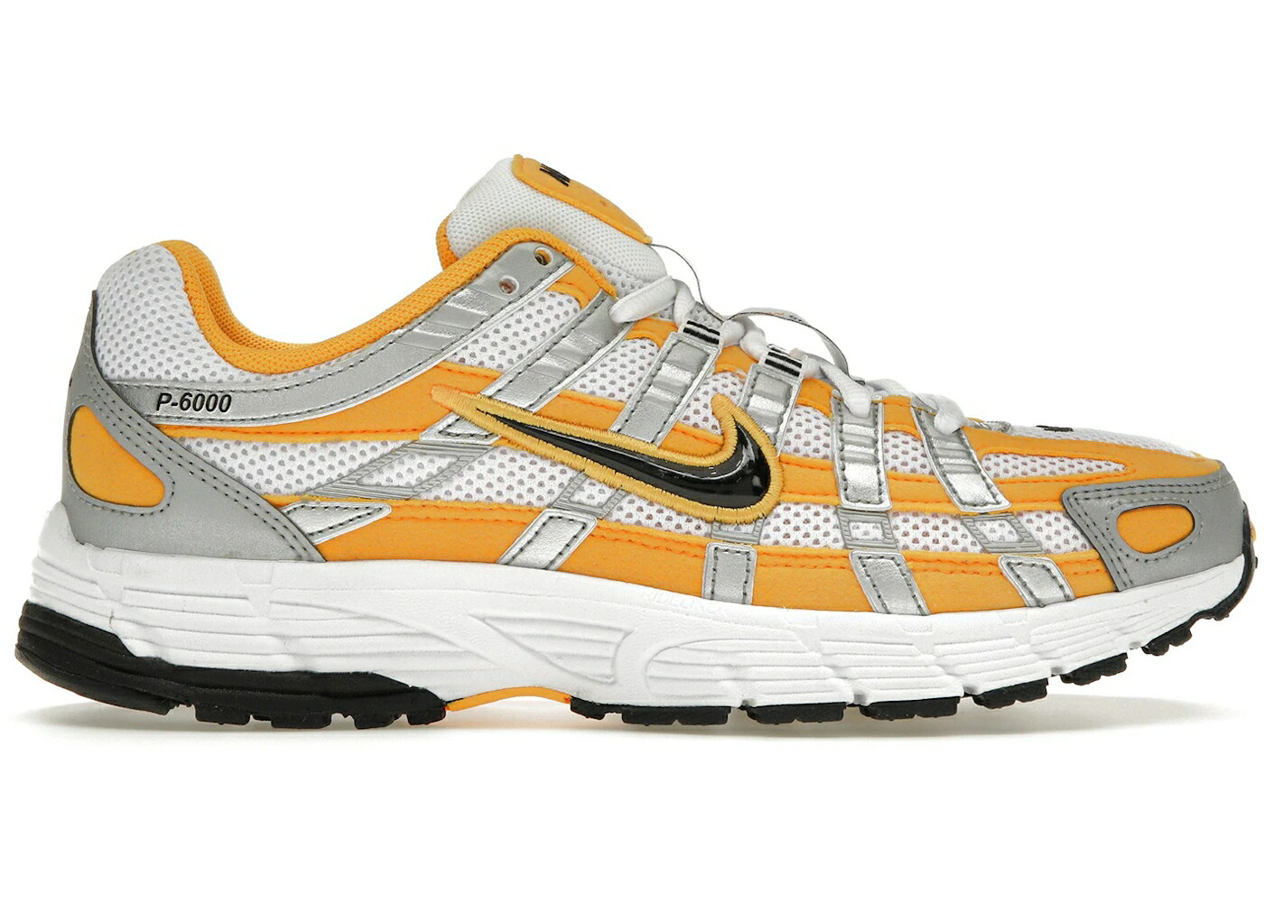 ナイキ 白色 ホワイト 銀色 シルバー WOMEN スニーカー レディース NIKE P-6000 SUNDIAL (WOMEN) / SUNDIAL WHITE METALLIC SILVER