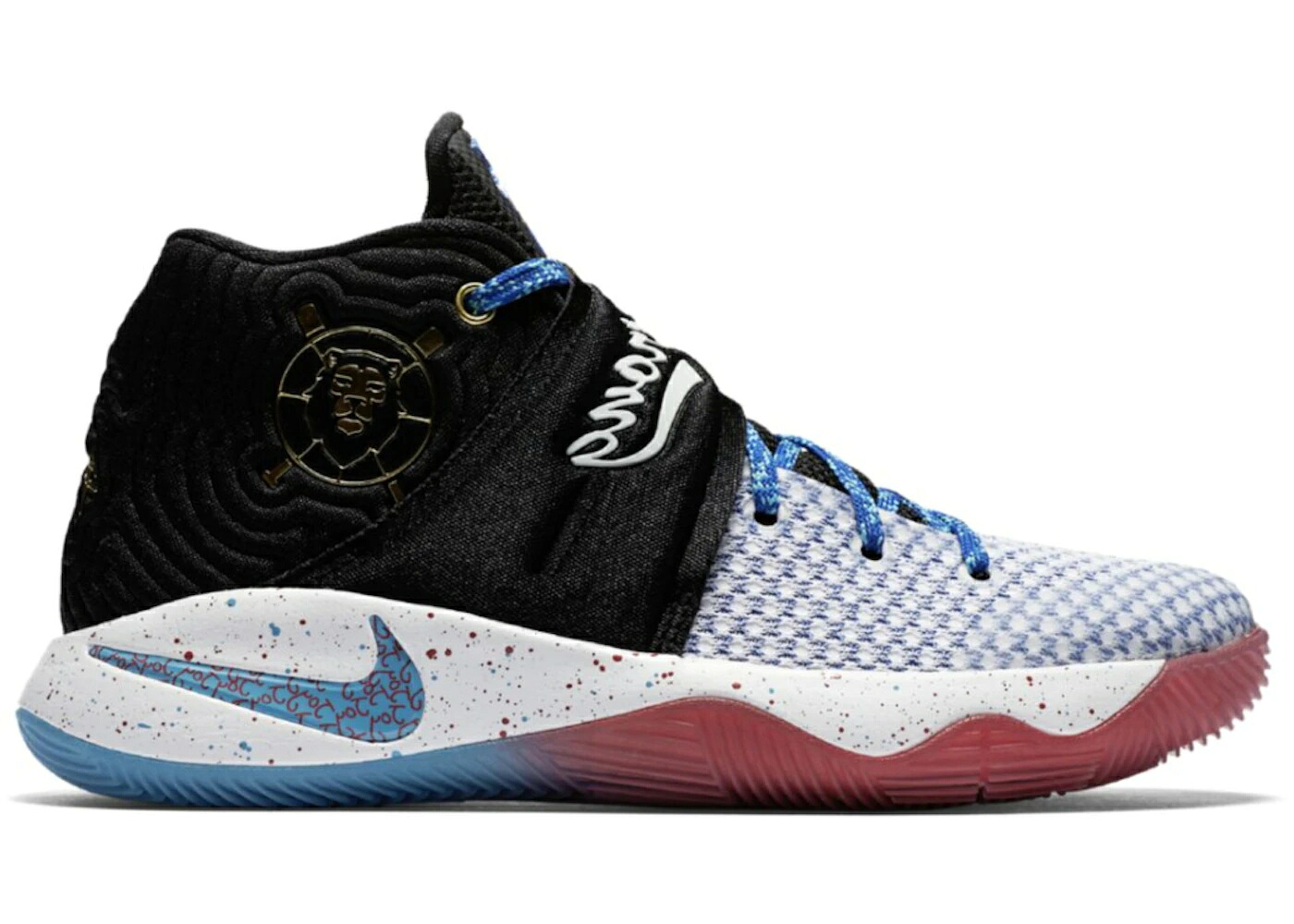 ナイキ カイリー 黒色 ブラック 青色 ブルー ゴールド ジュニア キッズ NIKE KYRIE 2 DOERNBECHER (GS) / BLACK OMEGA BLUE METALLIC GOLD ベビー マタニティ スニーカー|スニケス