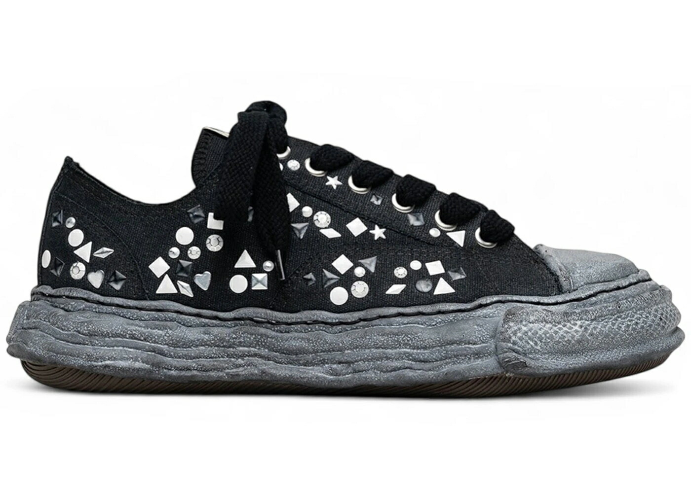 メゾン ミハラヤスヒロ 黒色 ブラック スニーカー メンズ MAISON MIHARA YASUHIRO MAISON MIHARA YASUHIRO PETERSON 23 OG SOLE EMBELLISHED CANVAS LOW BLACK / BLACK BLACK｜スニケス