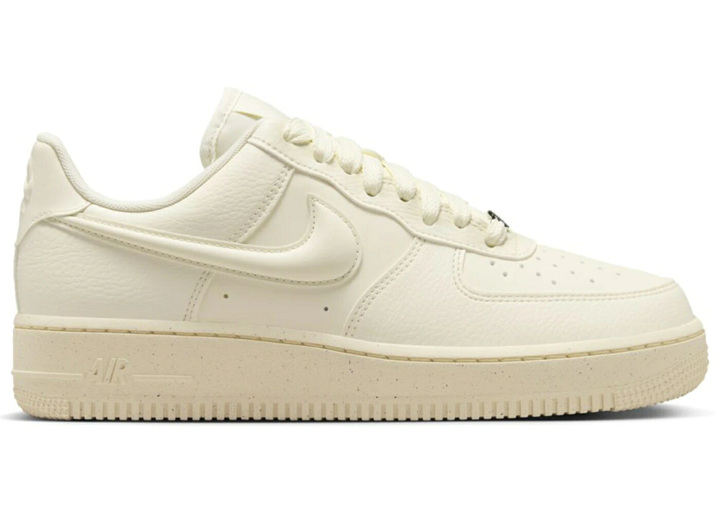 ナイキ スウッシュ スウォッシュ 空軍 \u002707 WOMEN\u0027S スニーカー レディース NIKE AIR FORCE 1 LOW NEXT NATURE COCONUT MILK BULBOUS SWOOSH (WOMEN\u0027S) / COCONUT MILK COCONUT MILK