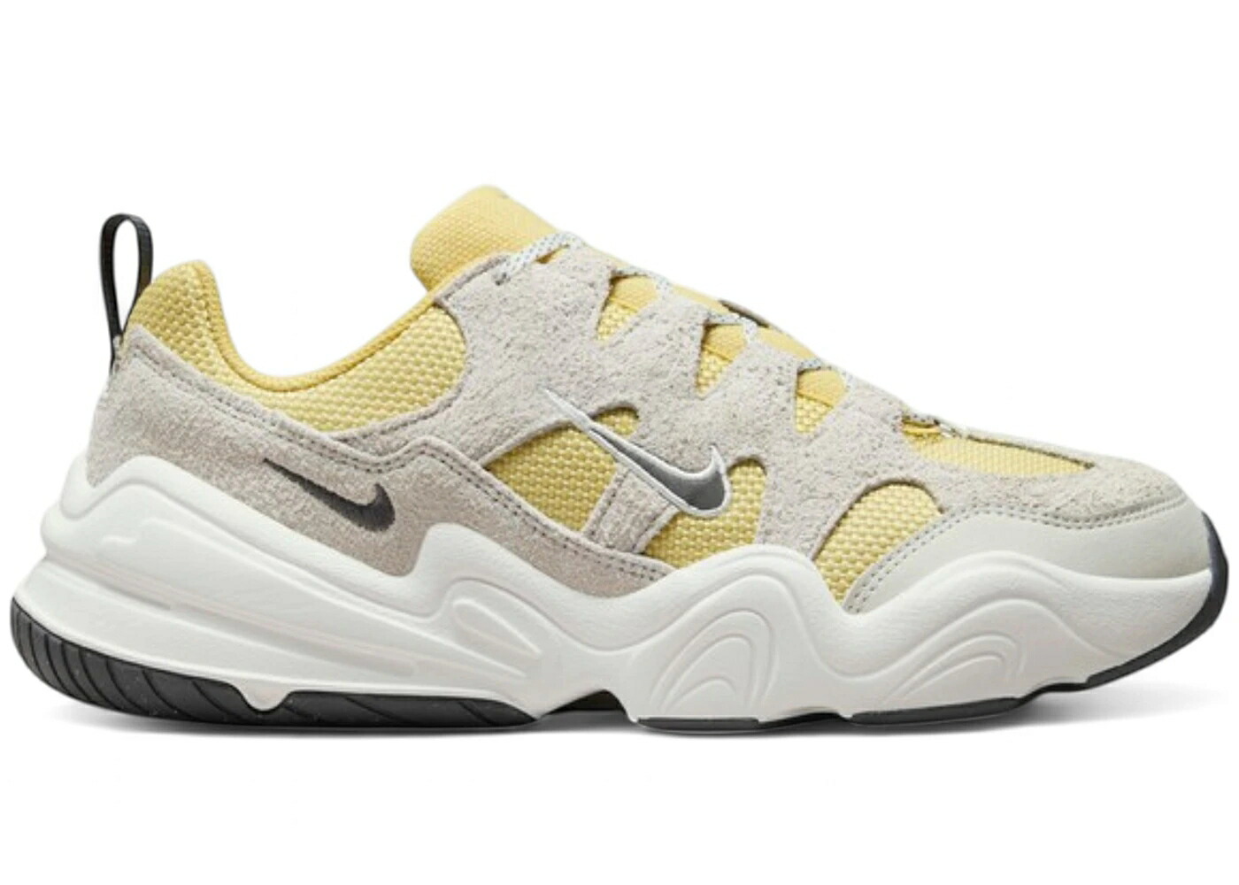 ナイキ テック ゴールド WOMEN\u0027S スニーカー レディース NIKE TECH HERA SATURN GOLD LIGHT BONE (WOMEN\u0027S) / SATURN GOLD LIGHT BONE PHANTOM