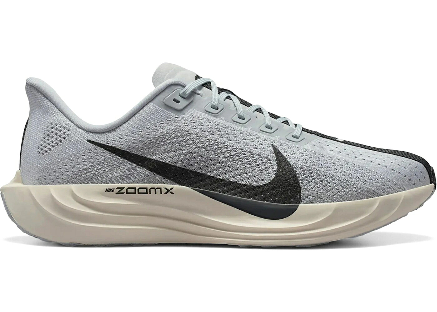 ナイキ ペガサス ピュア プラチナム 灰色 グレー スニーカー メンズ NIKE ZOOMX PEGASUS PLUS PURE PLATINUM WOLF GREY / PURE PLATINUM WOLF GREY SAIL｜スニケス