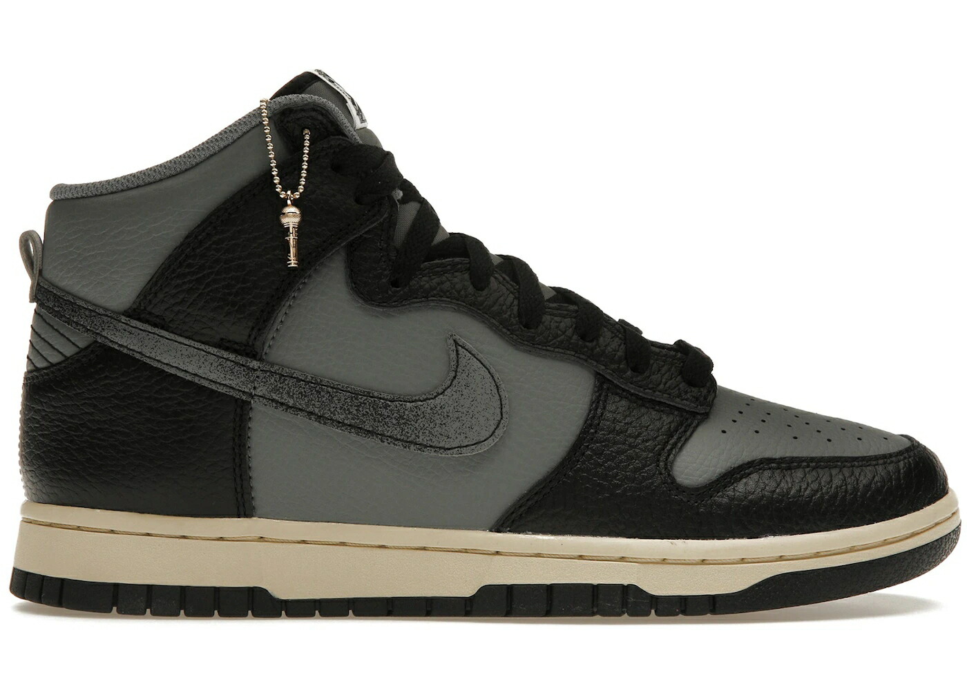 ナイキ ダンク ハイ プレミアム 灰色 グレー 黒色 ブラック ダンクハイ スニーカー メンズ NIKE DUNK HIGH RETRO PREMIUM CLASSICS 50 YEARS OF HIP-HOP / SMOKE GREY BEACH BLACK BLACK 48,600円