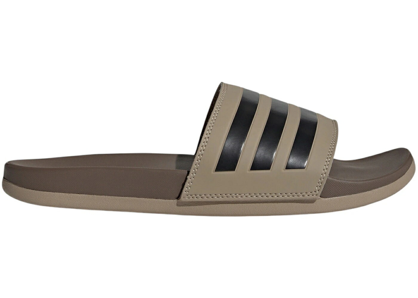 アディダス アディレッタ カーゴ コア 黒色 ブラック スニーカー メンズ ADIDAS ADILETTE COMFORT SLIDES BLANCH CARGO CORE BLACK EARTH STRATA / BLANCH CARGO CORE BLACK EARTH