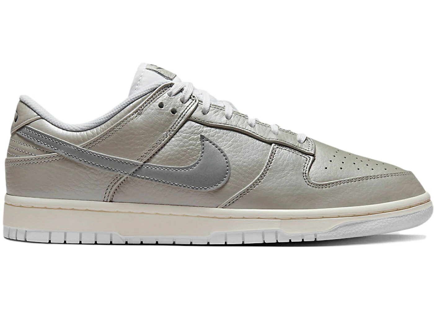 ナイキ ダンク しろがね色 しろがね色 ダンクロー COLORWAY: スニーカー メンズ NIKE DUNK LOW METALLIC SILVER / COLORWAY: METALLIC SILVER SAIL