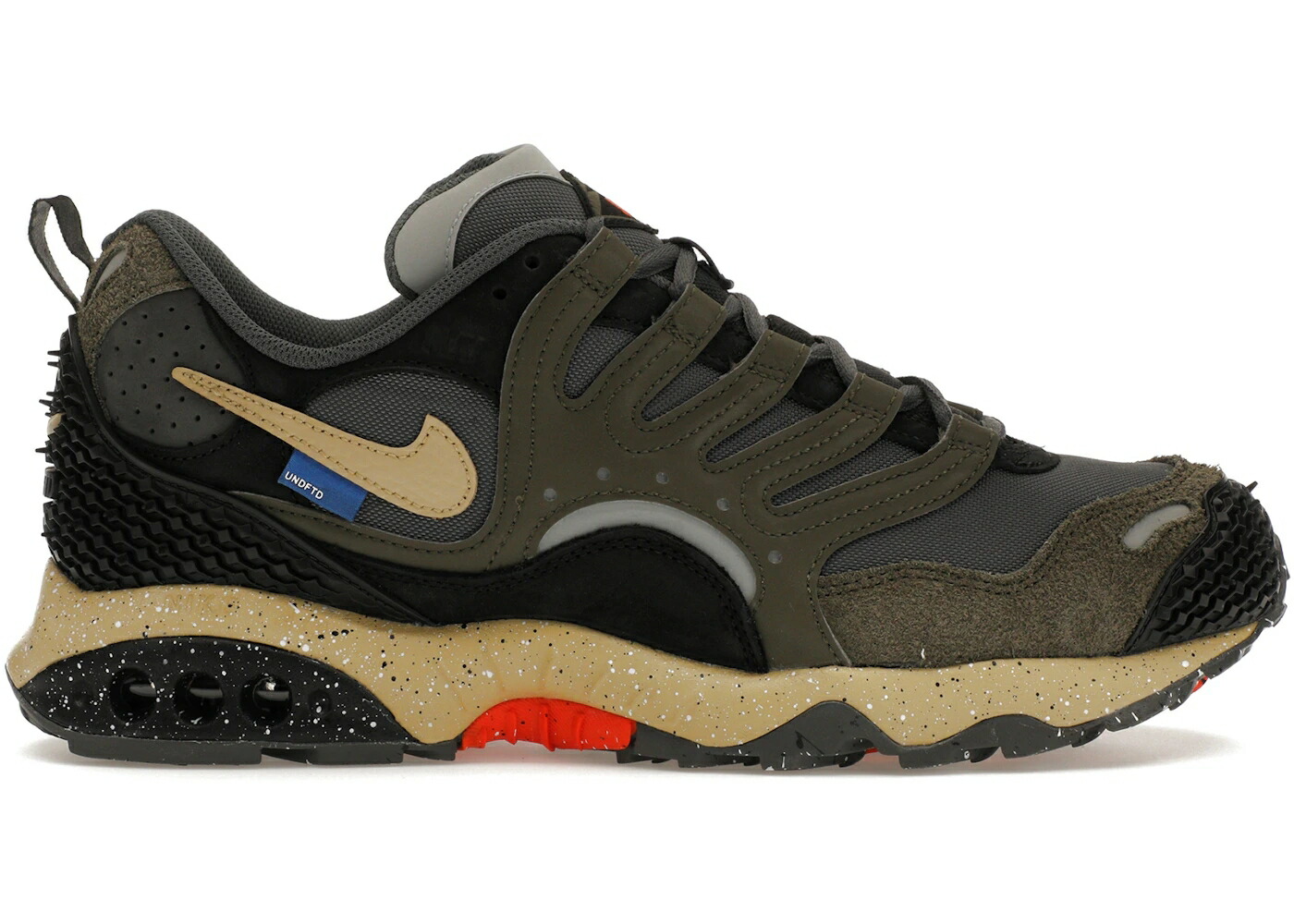 ナイキ アンディフィーテッド 積貨委託貨物 カーキ ウィート スニーカー メンズ NIKE AIR TERRA HUMARA UNDEFEATED CARGO KHAKI / CARGO KHAKI WHEAT GRASS IRON