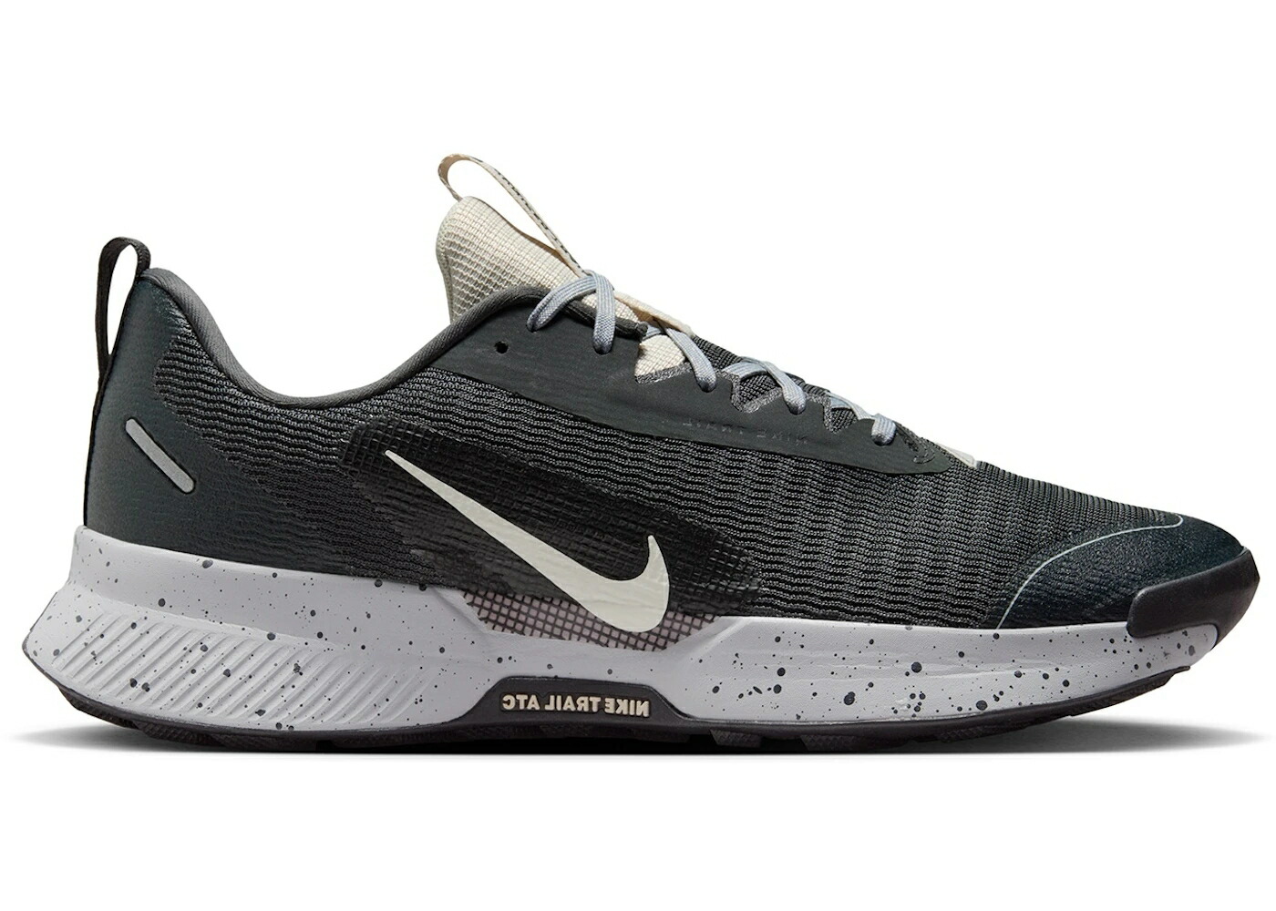 ナイキ 灰色 グレー 黒色 ブラック 茶色 ブラウン スニーカー メンズ NIKE JUNIPER TRAIL 3 DARK SMOKE GREY BLACK WOLF LIGHT OREWOOD BROWN / DARK SMOKE GREY BLACK WOLF GREY